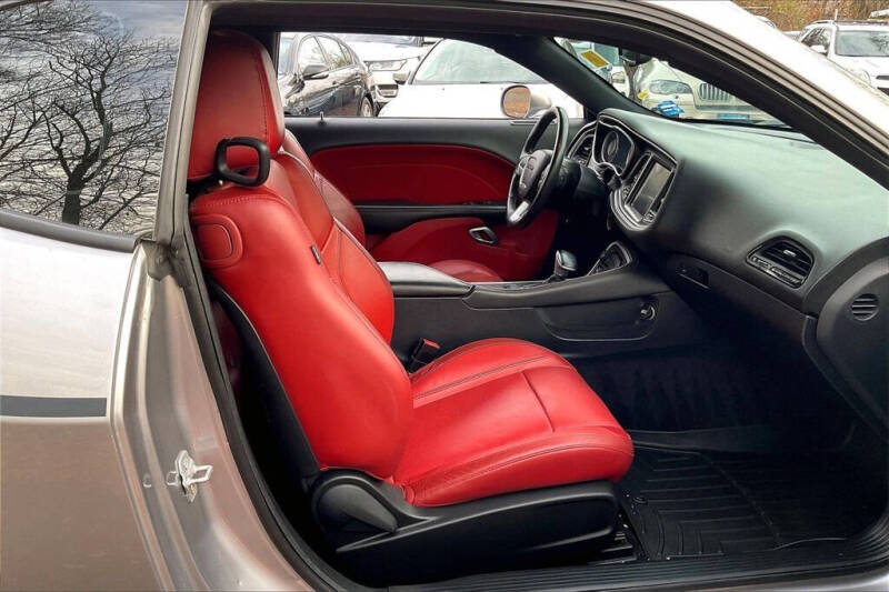 2016 Dodge Challenger SXT