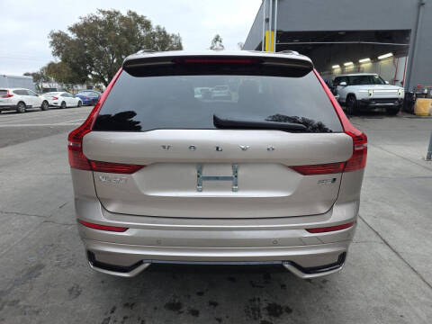 2025 Volvo XC60 B5 Plus Dark Theme