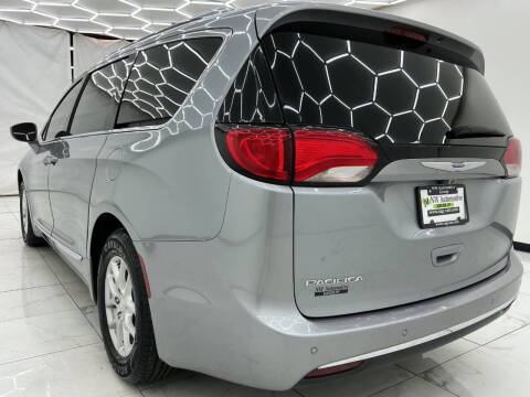 2020 Chrysler Pacifica Touring L
