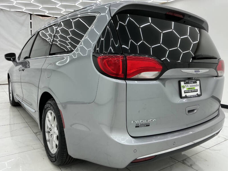 2020 Chrysler Pacifica Touring L