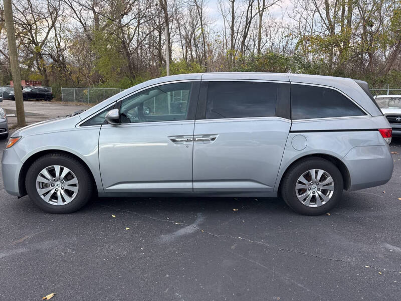 2016 Honda Odyssey SE photo 4