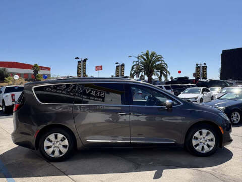 2018 Chrysler Pacifica Hybrid Limited