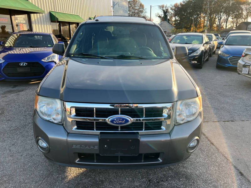 2011 Ford Escape XLT photo 2