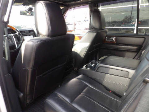 2016 Lincoln Navigator Select