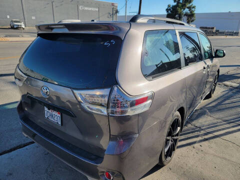 2011 Toyota Sienna Base 7-Passenger