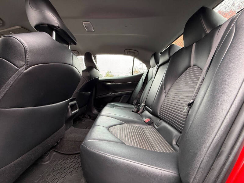 2019 Toyota Camry SE