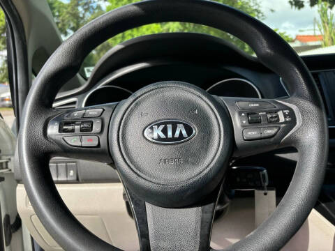 2015 Kia Sedona LX