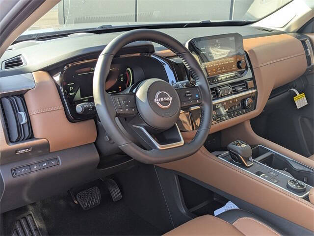 2025 Nissan Pathfinder Platinum