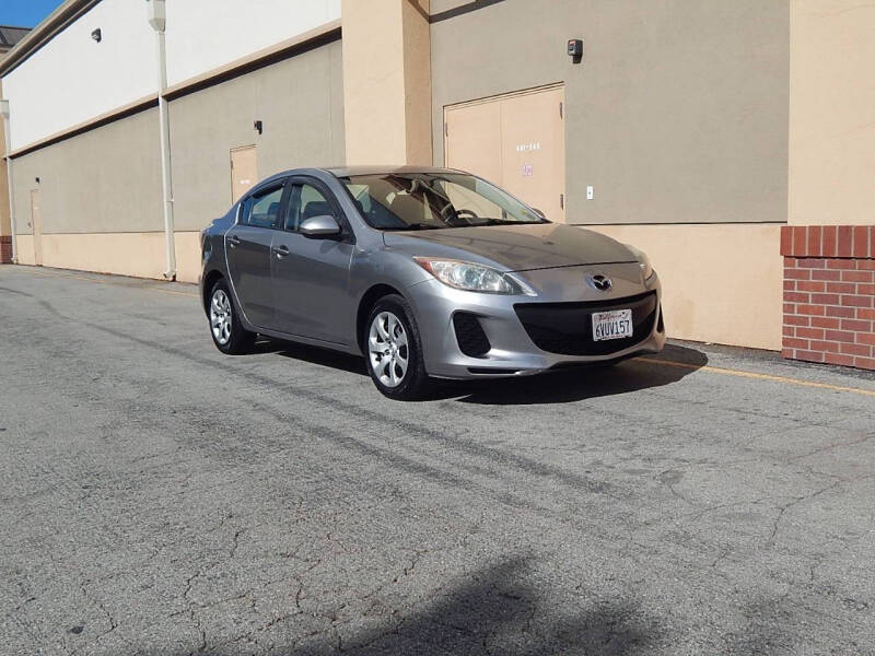 2013 Mazda MAZDA3 i Sport's photo