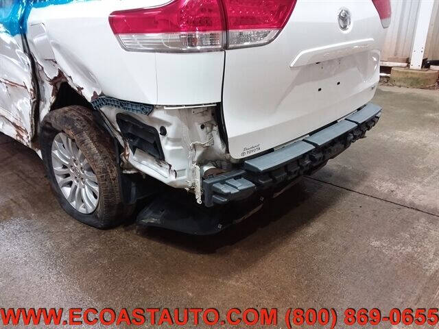 2012 Toyota Sienna XLE 7-Passenger Auto Access Seat