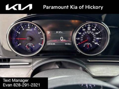 2024 Kia Carnival EX