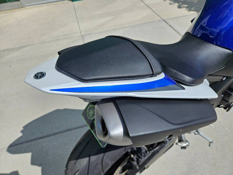2011 Yamaha YZF-R1