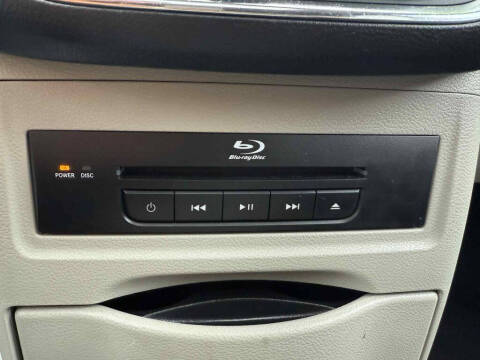 2016 Chrysler Town and Country Touring-L