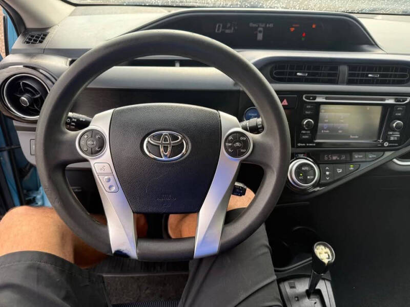 2016 Toyota Prius c Three