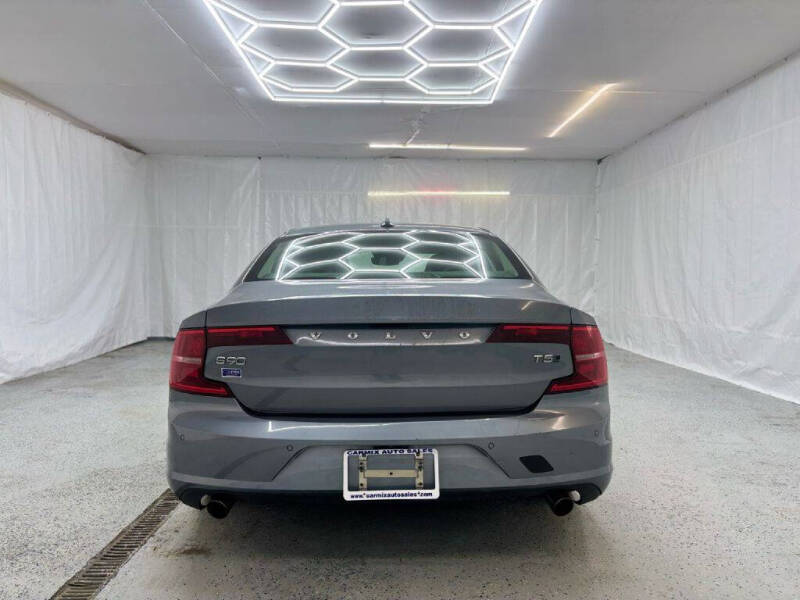 2018 Volvo S90 T5 Momentum