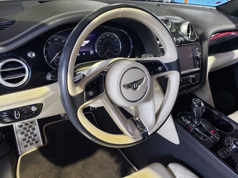 2018 Bentley Bentayga 12