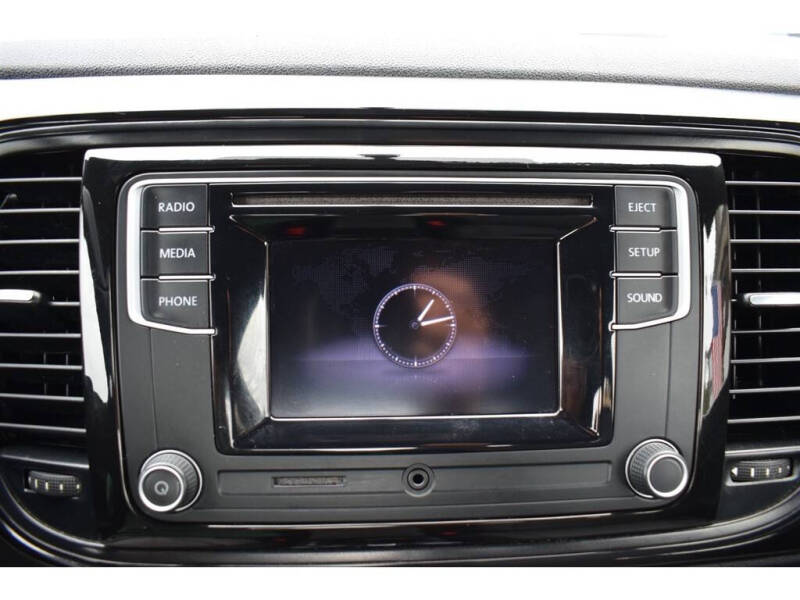 2018 Volkswagen Beetle 2.0T Coast