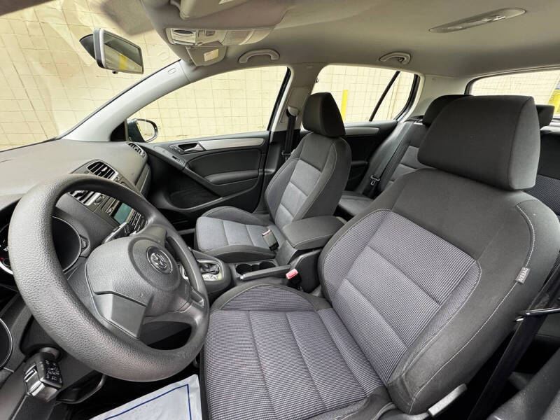 2014 Volkswagen Golf 2.5L PZEV