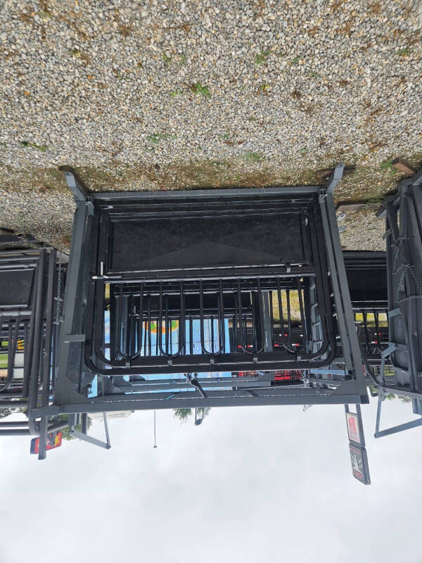 2025 Ponderosa Squeeze Chute Manual