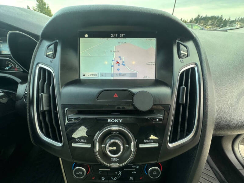 2017 Ford Focus Titanium