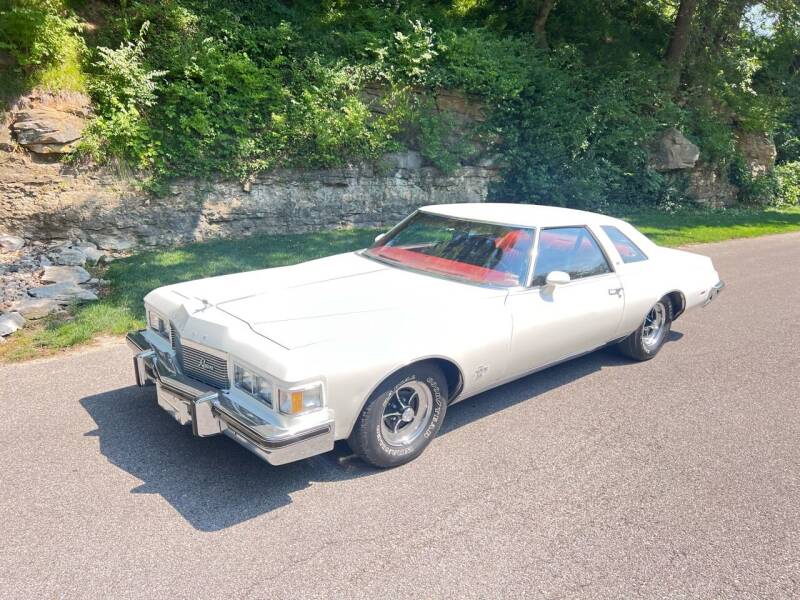 1976 Buick Riviera for sale at Bogie's Motors in Saint Louis MO