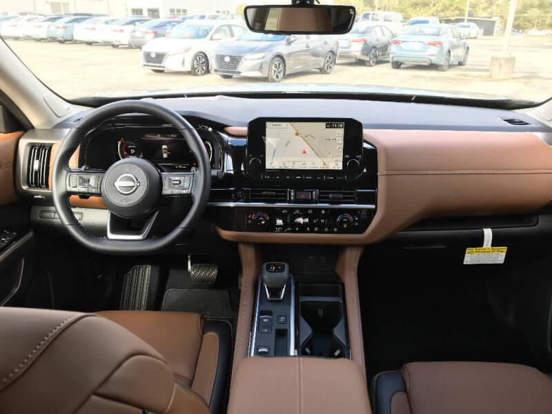 2025 Nissan Pathfinder Platinum