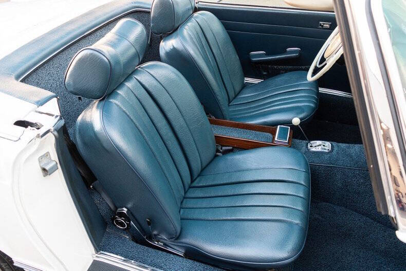 1969 Mercedes-Benz 280-Class