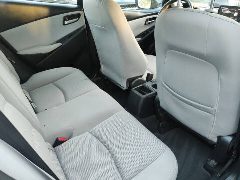 2019 Toyota Yaris LE