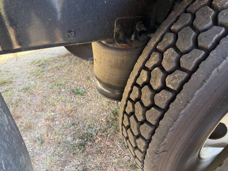 2014 Freightliner M2 106