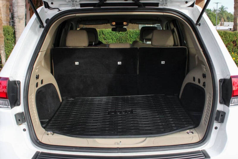 2020 Jeep Grand Cherokee Laredo