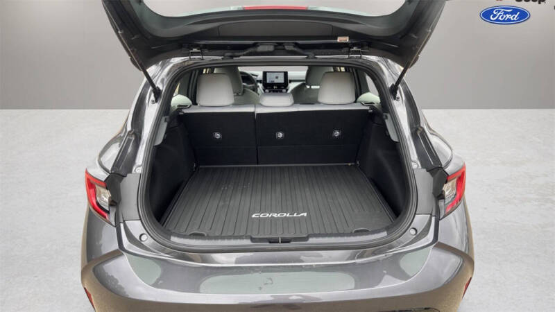 2024 Toyota Corolla Hatchback SE