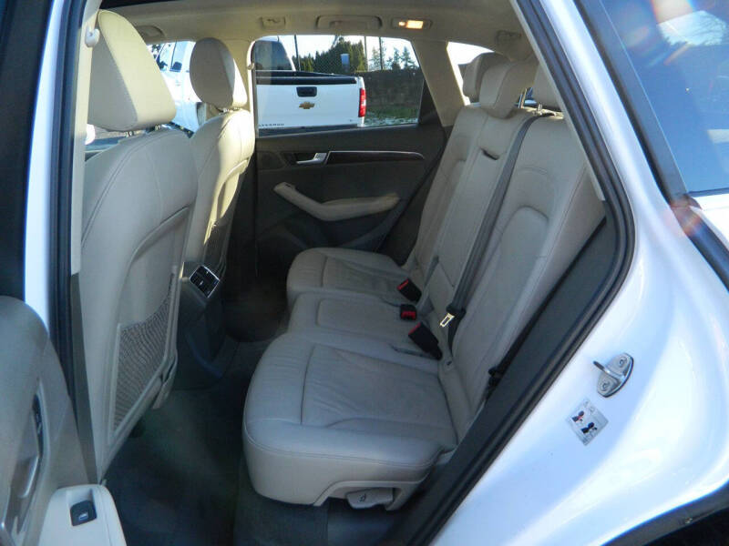 2011 Audi Q5 2.0T quattro Premium Plus