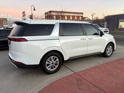 2024 Kia Carnival LX