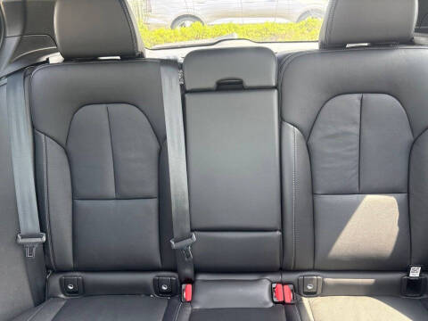 2024 Volvo XC40 B5 Plus Dark Theme