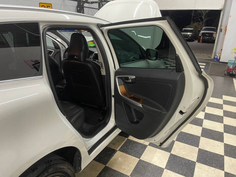 2017 Volvo XC60 T5 Inscription