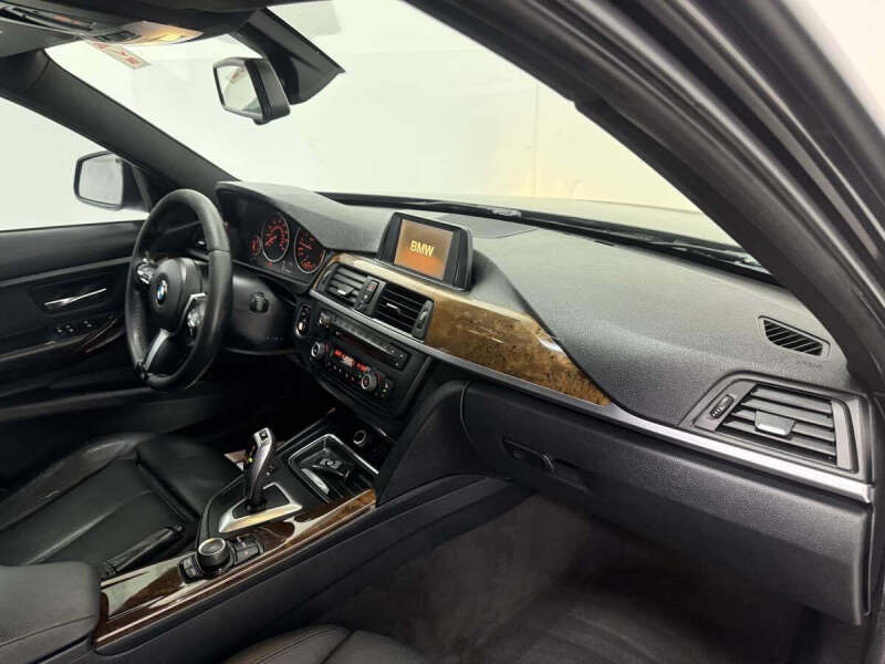 2013 BMW 3 Series 320i