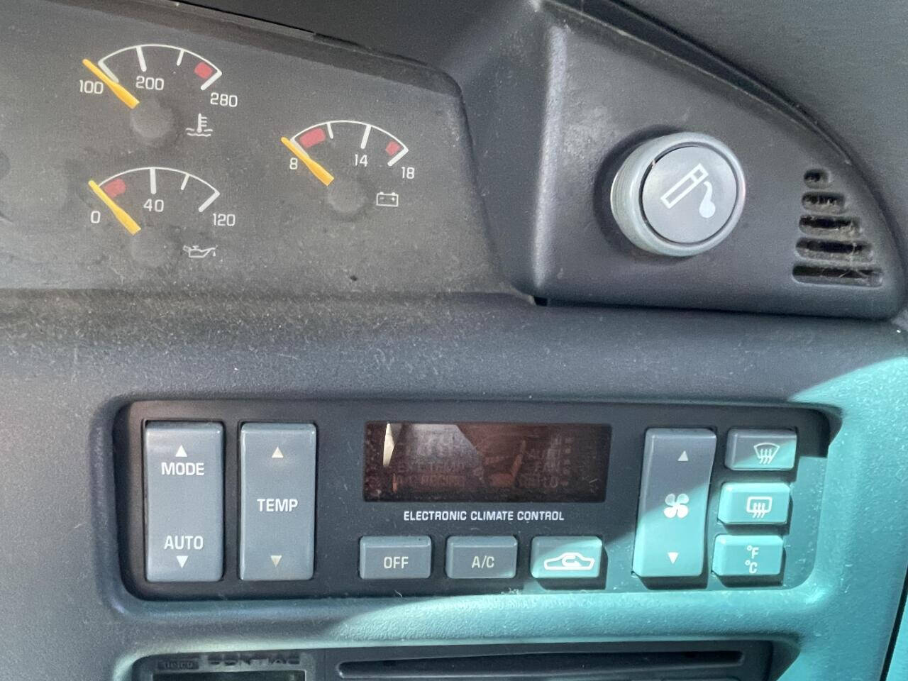 1998 Pontiac Bonneville for sale at Twin Cities Auctions in Elk River, MN