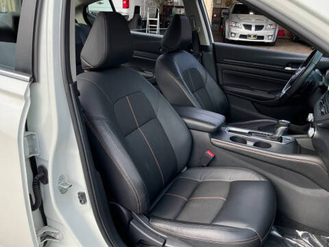 2022 Nissan Altima 2.0 SR