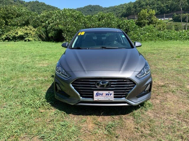 Used 2018 Hyundai Sonata SE with VIN 5NPE24AF1JH728165 for sale in Hazard, KY