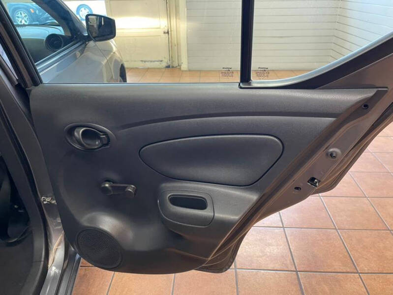 2016 Nissan Versa 1.6 S Plus