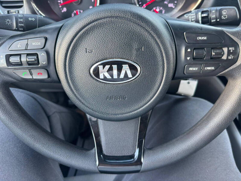 2016 Kia Sedona LX