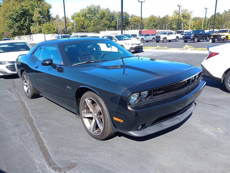 2014 Dodge Challenger R/T's photo