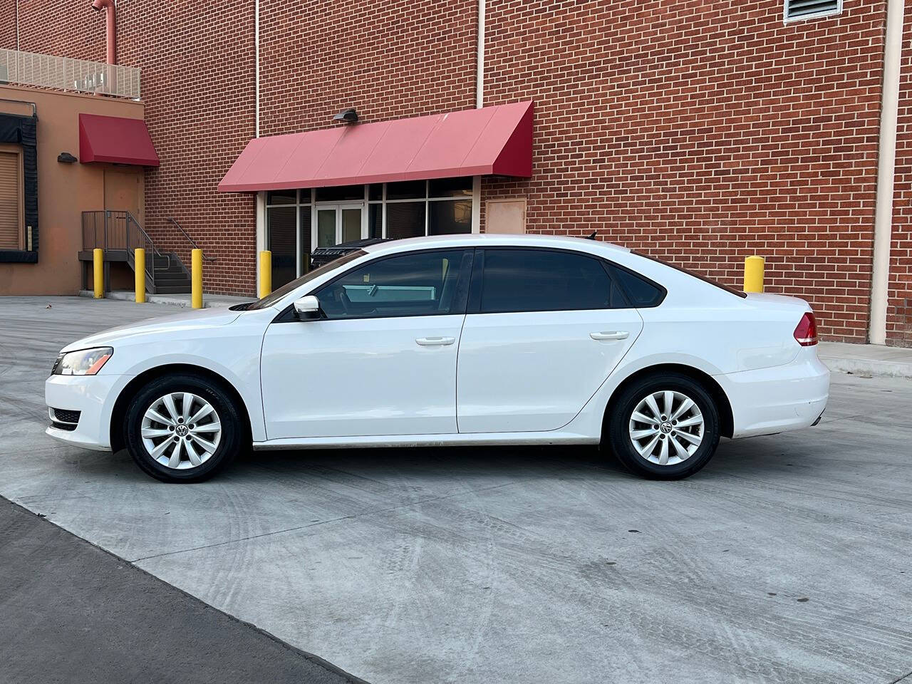 2013 Volkswagen Passat for sale at R&G Auto Sales in Tujunga, CA