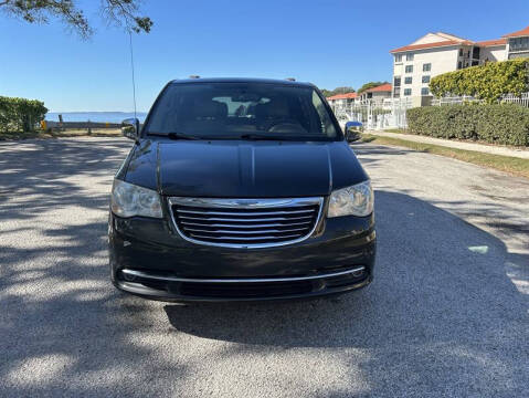 2012 Chrysler Town and Country Touring-L