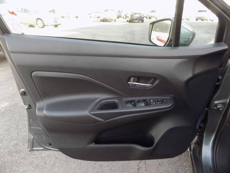 2023 Nissan Versa SV