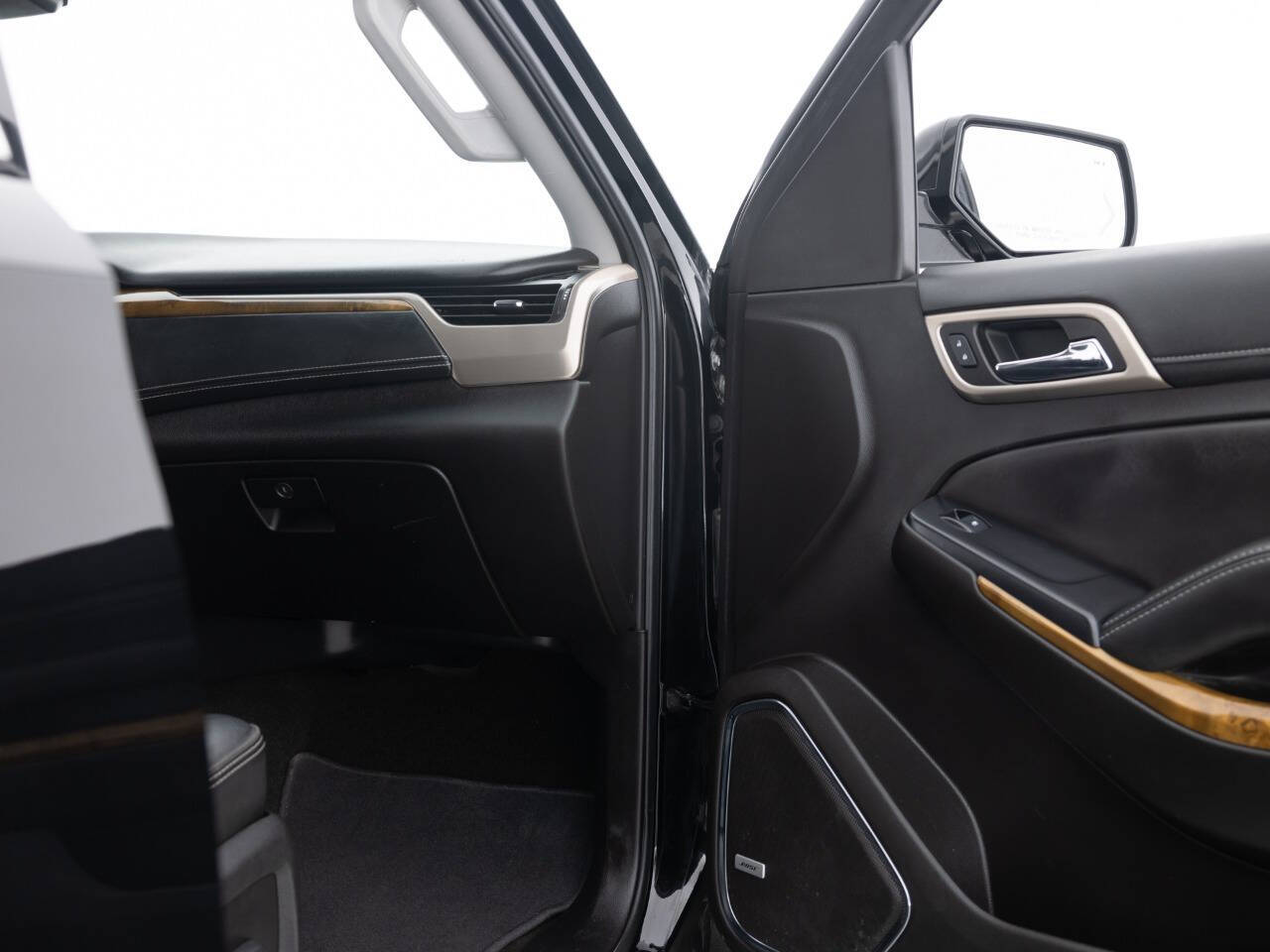 Used Car 2017 Gmc Yukon Xl  Denali 4x4 4dr Suv For Sale Under $30,000 In Coal City, Illinois