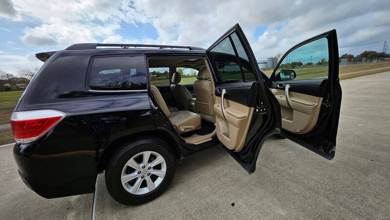 2013 Toyota Highlander SE