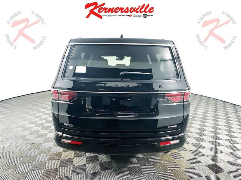 2025 Jeep Wagoneer L Series III