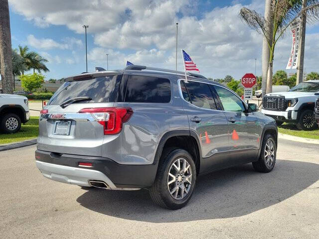 2022 GMC Acadia SLT