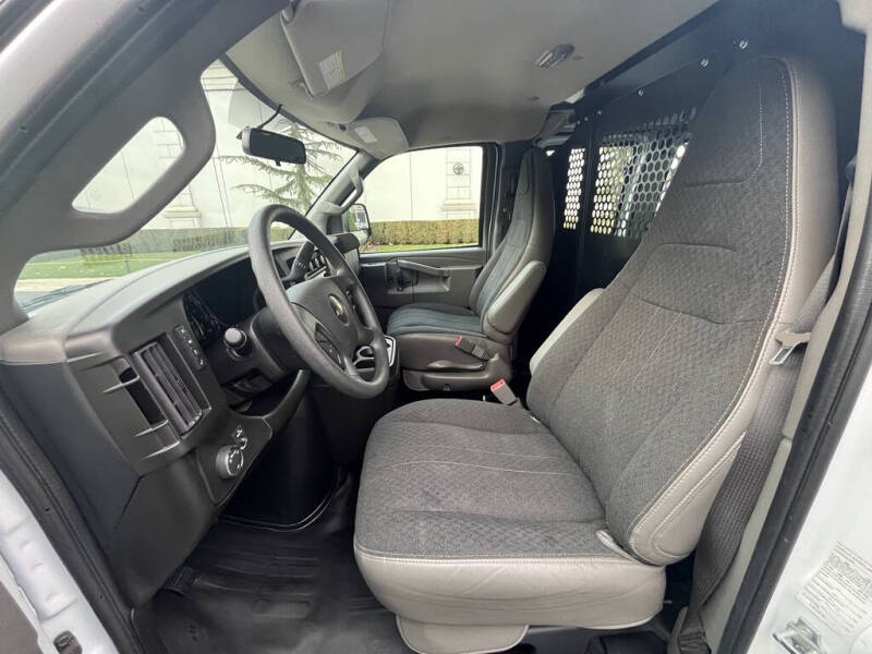 2024 Chevrolet Express 2500